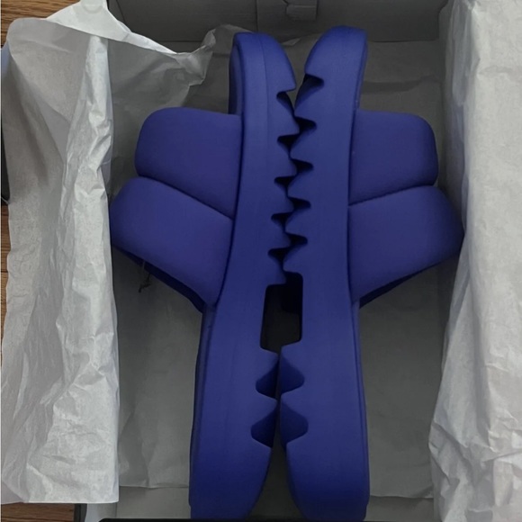 REEBOK X CARDI B BLUE CASUAL CHUNKY SLIDES FOR WOMEN BRAND NEW SIZE 9 - Picture 6 of 8